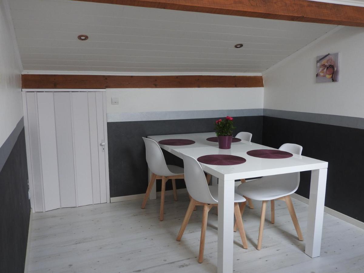 Appartement Mansarde Et Climatise 50 M2 Pompignan  外观 照片