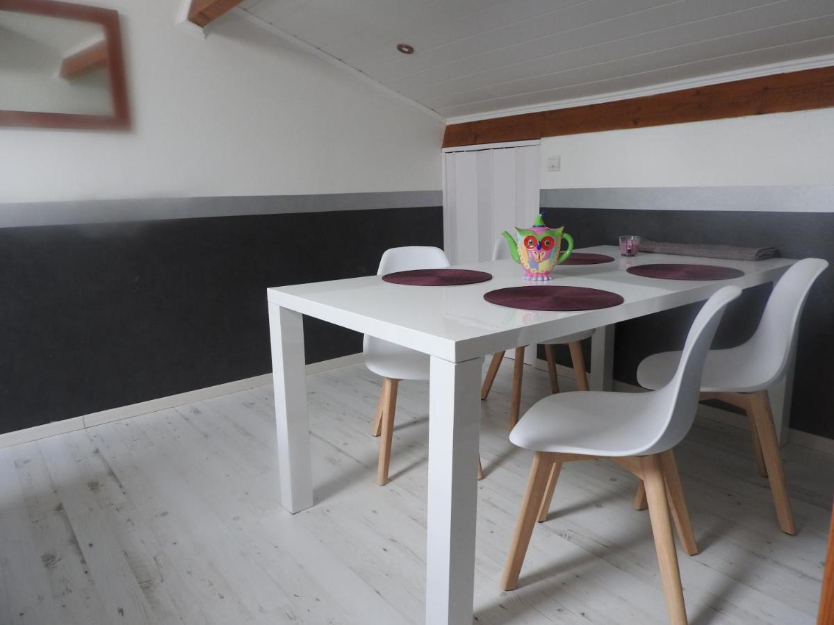 Appartement Mansarde Et Climatise 50 M2 Pompignan  外观 照片