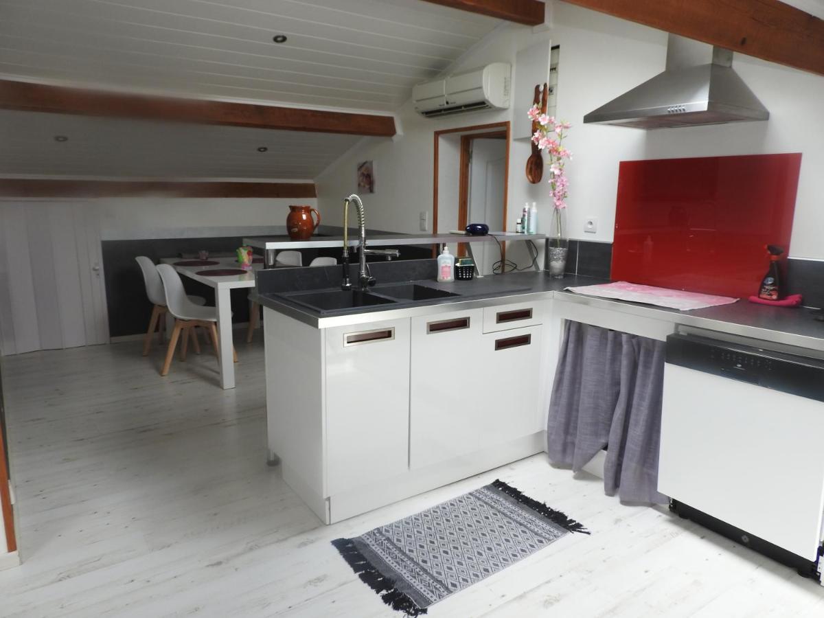 Appartement Mansarde Et Climatise 50 M2 Pompignan  外观 照片