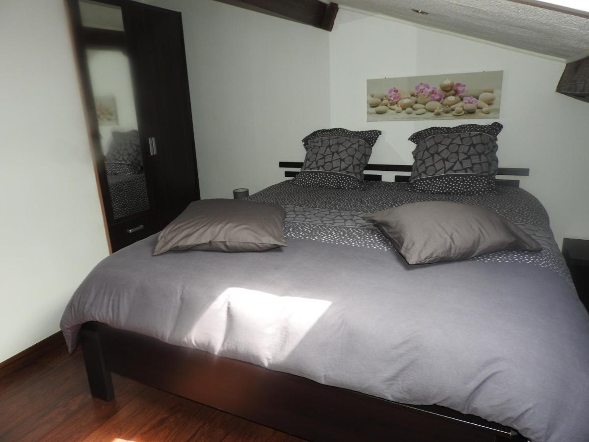 Appartement Mansarde Et Climatise 50 M2 Pompignan  外观 照片