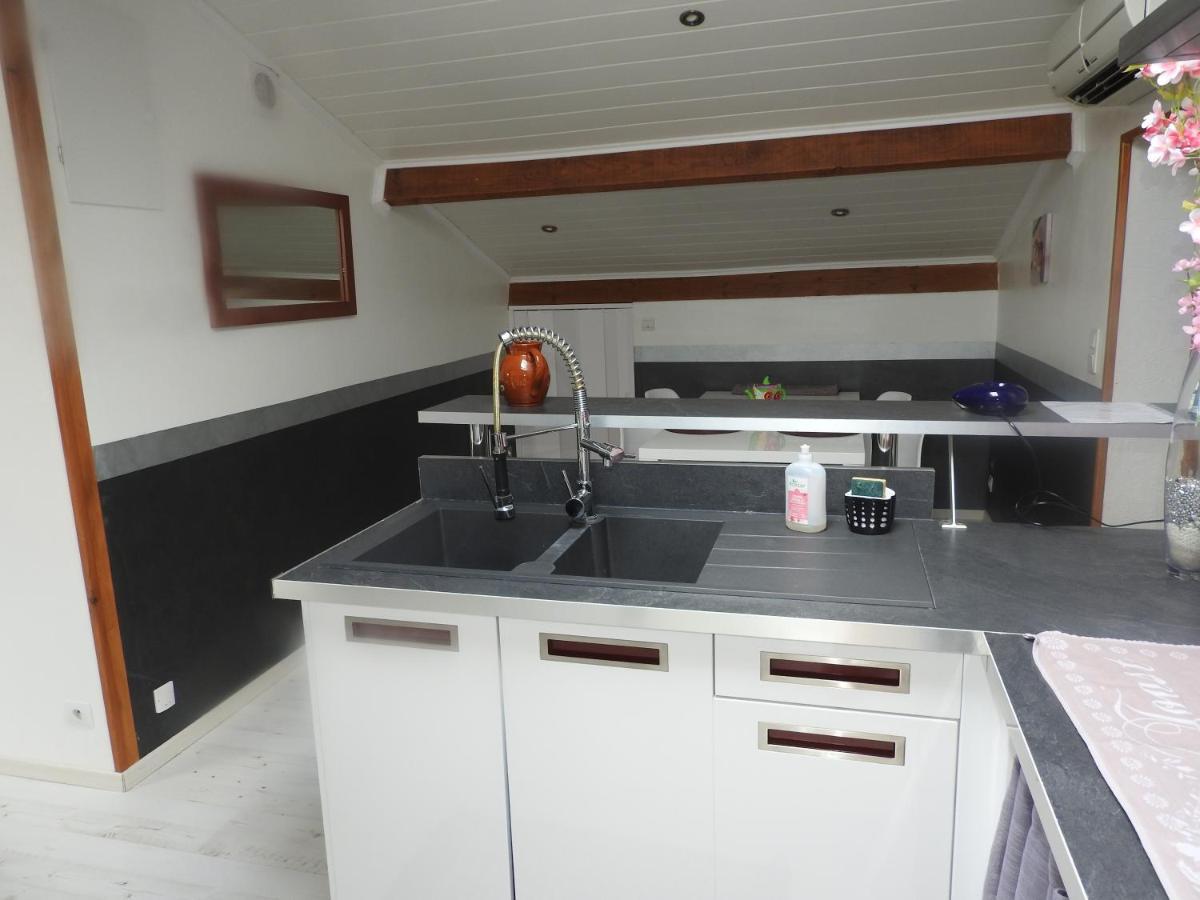 Appartement Mansarde Et Climatise 50 M2 Pompignan  外观 照片