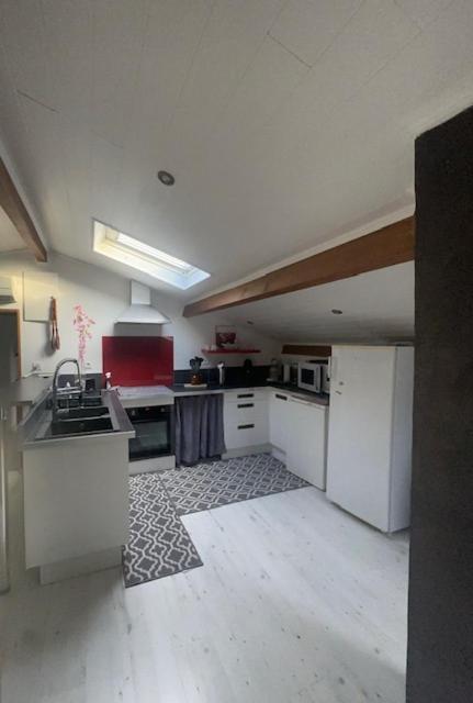 Appartement Mansarde Et Climatise 50 M2 Pompignan  外观 照片