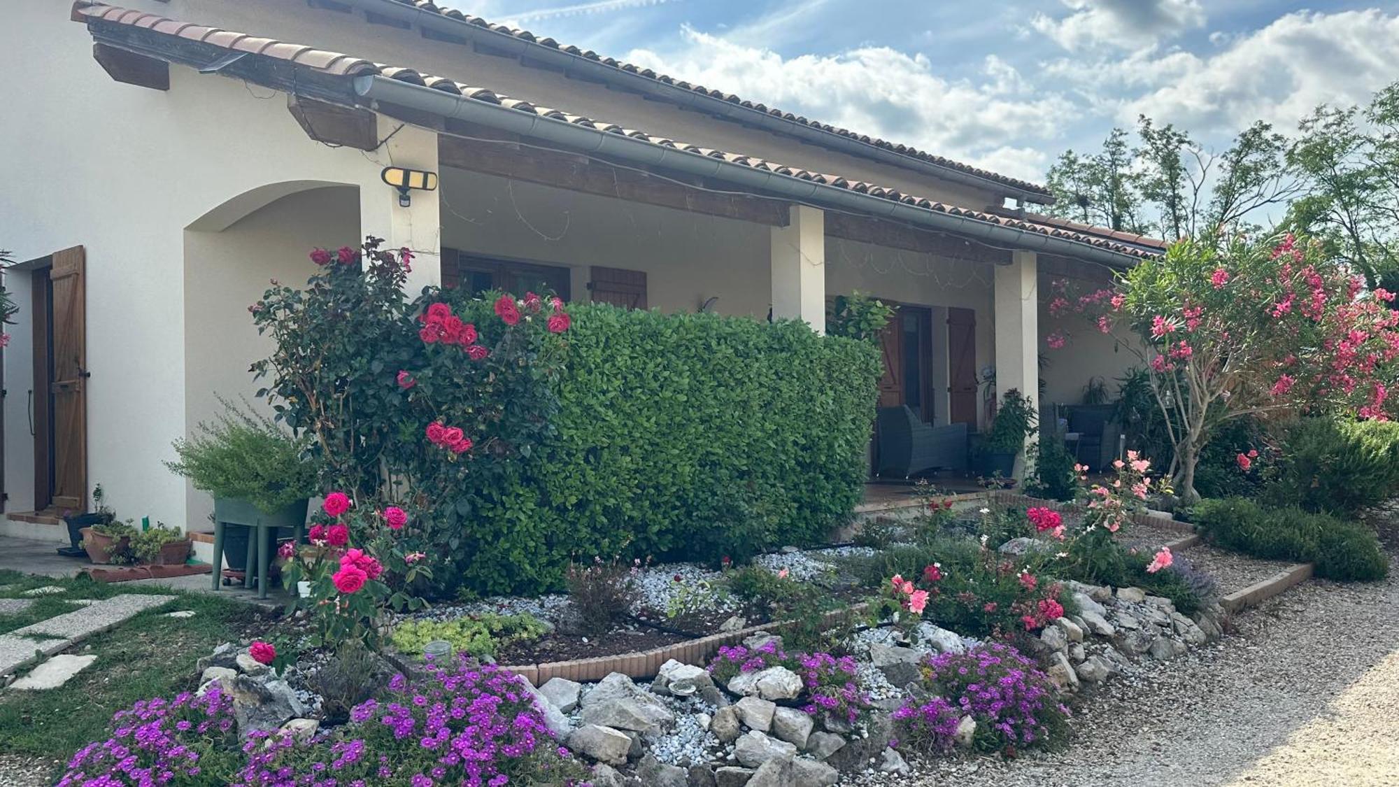 Appartement Mansarde Et Climatise 50 M2 Pompignan  外观 照片