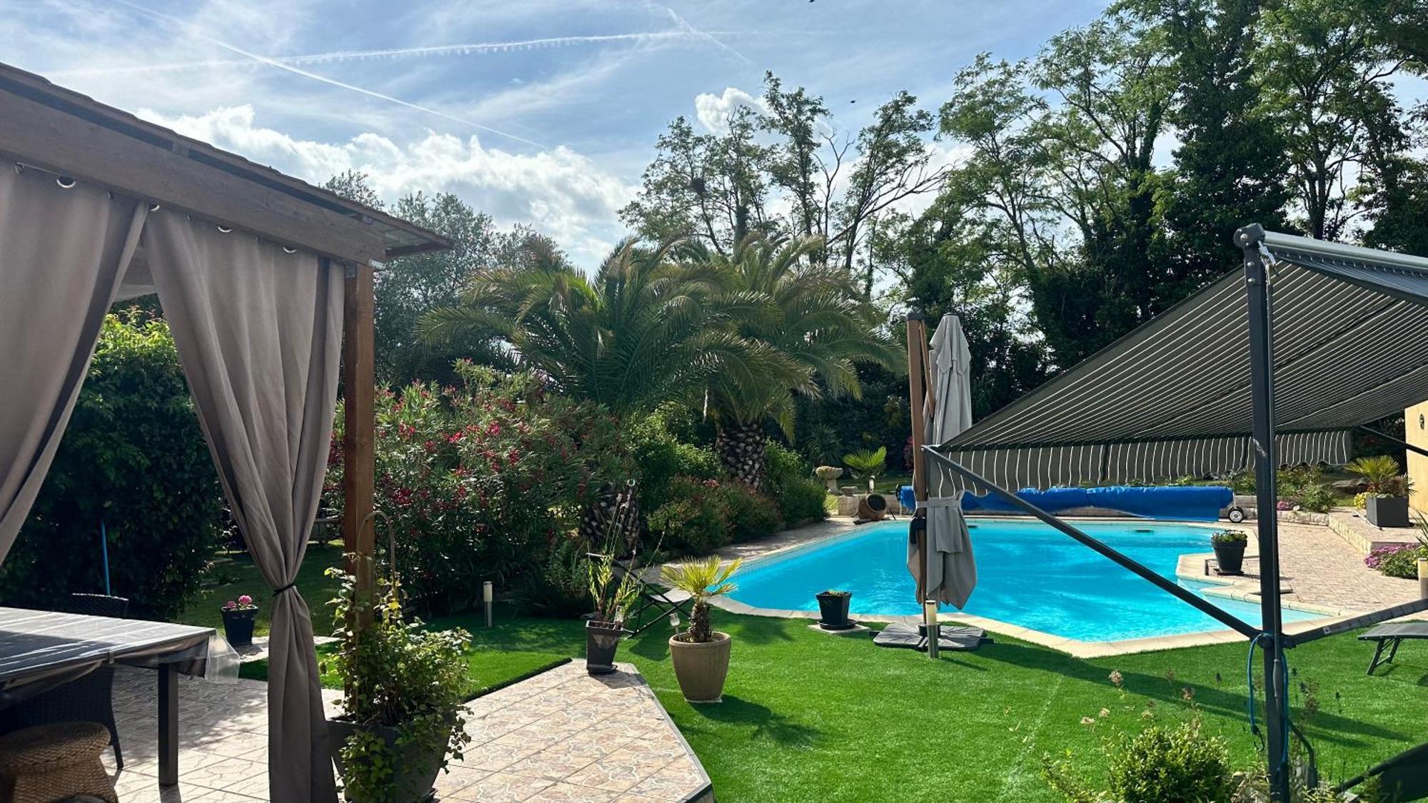 Appartement Mansarde Et Climatise 50 M2 Pompignan  外观 照片